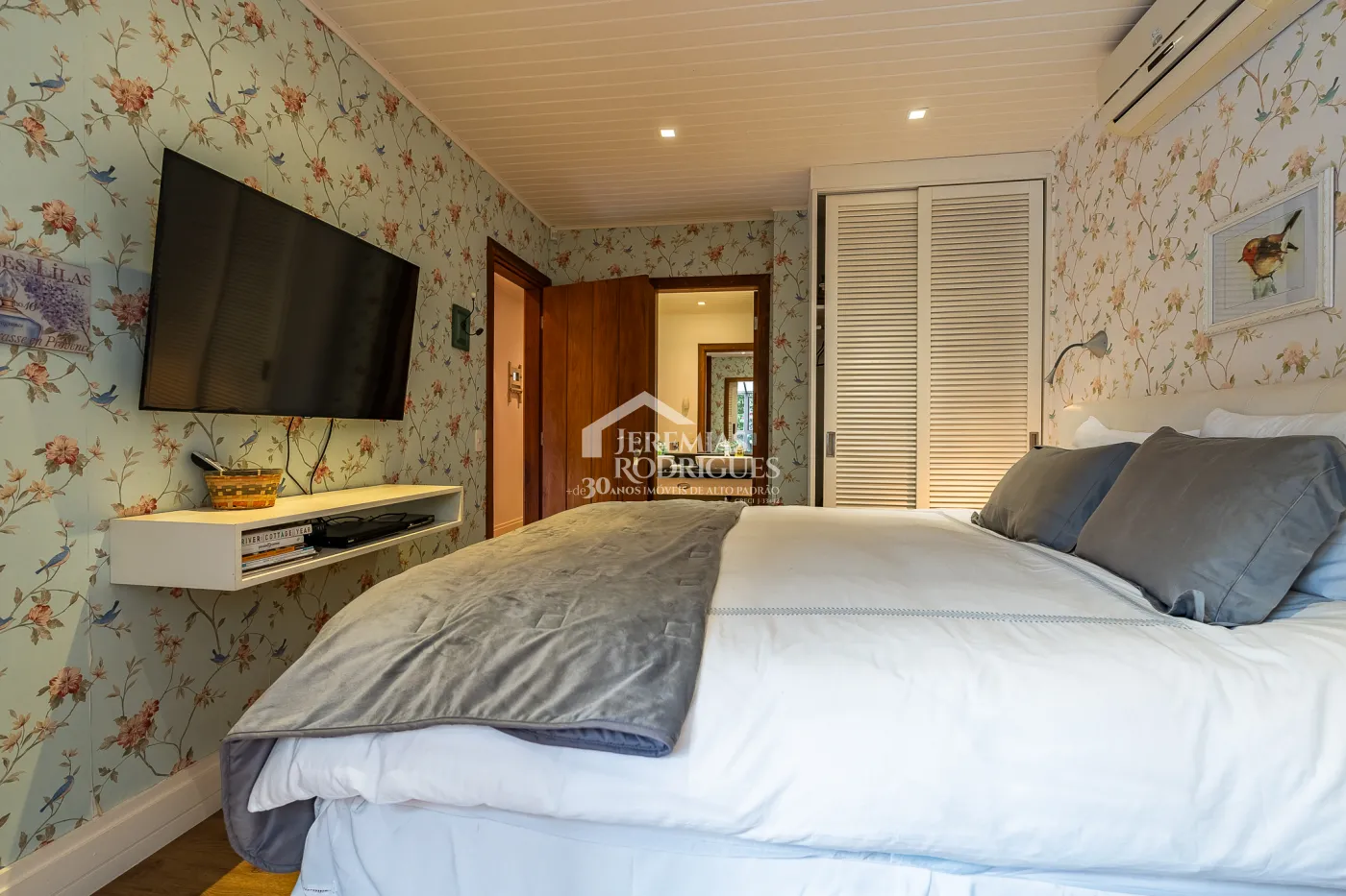 Casa com 7 suítes, 770 m² - Pedra do Fogo - Campos do Jordão/SP.