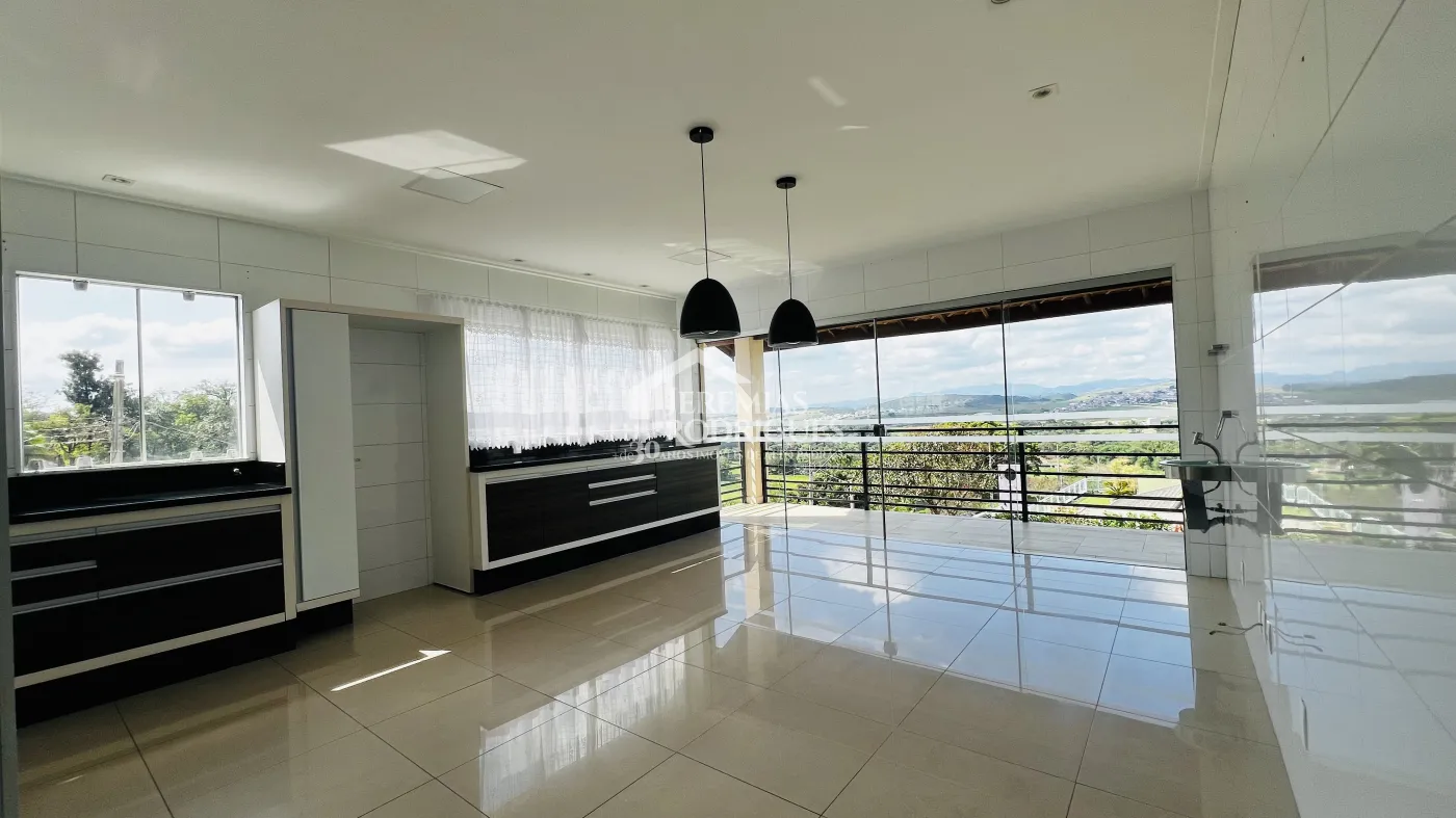 Casa para venda e locação com 4 suítes no Condomínio Chácaras Cataguá em Taubaté/SP