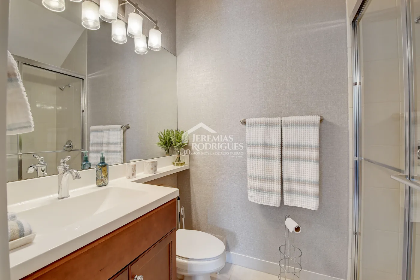 Casa com 4 dormitórios - Condomínio Dakota - Miami/ Flórida