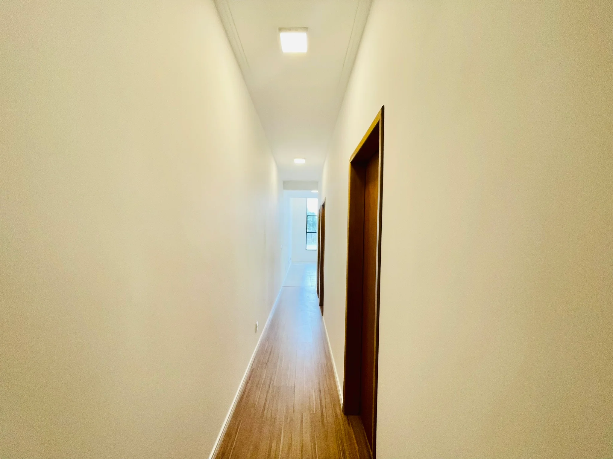 Casa à venda com 3 dormitórios no Condomínio Bosque da Imperatriz em Pindamonhangaba/SP. 