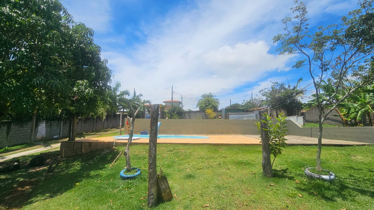 Chácara com 3 suítes, 300 m² - Chácara Ingrid - Taubaté/SP