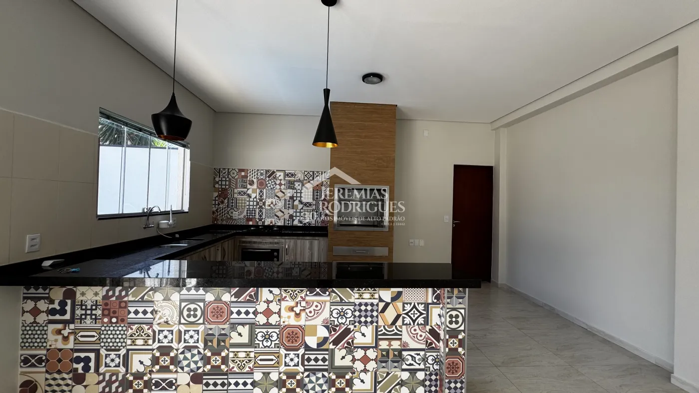 Casa para venda com 4 suítes no Condomínio Real Ville em Pindamonhangaba/SP