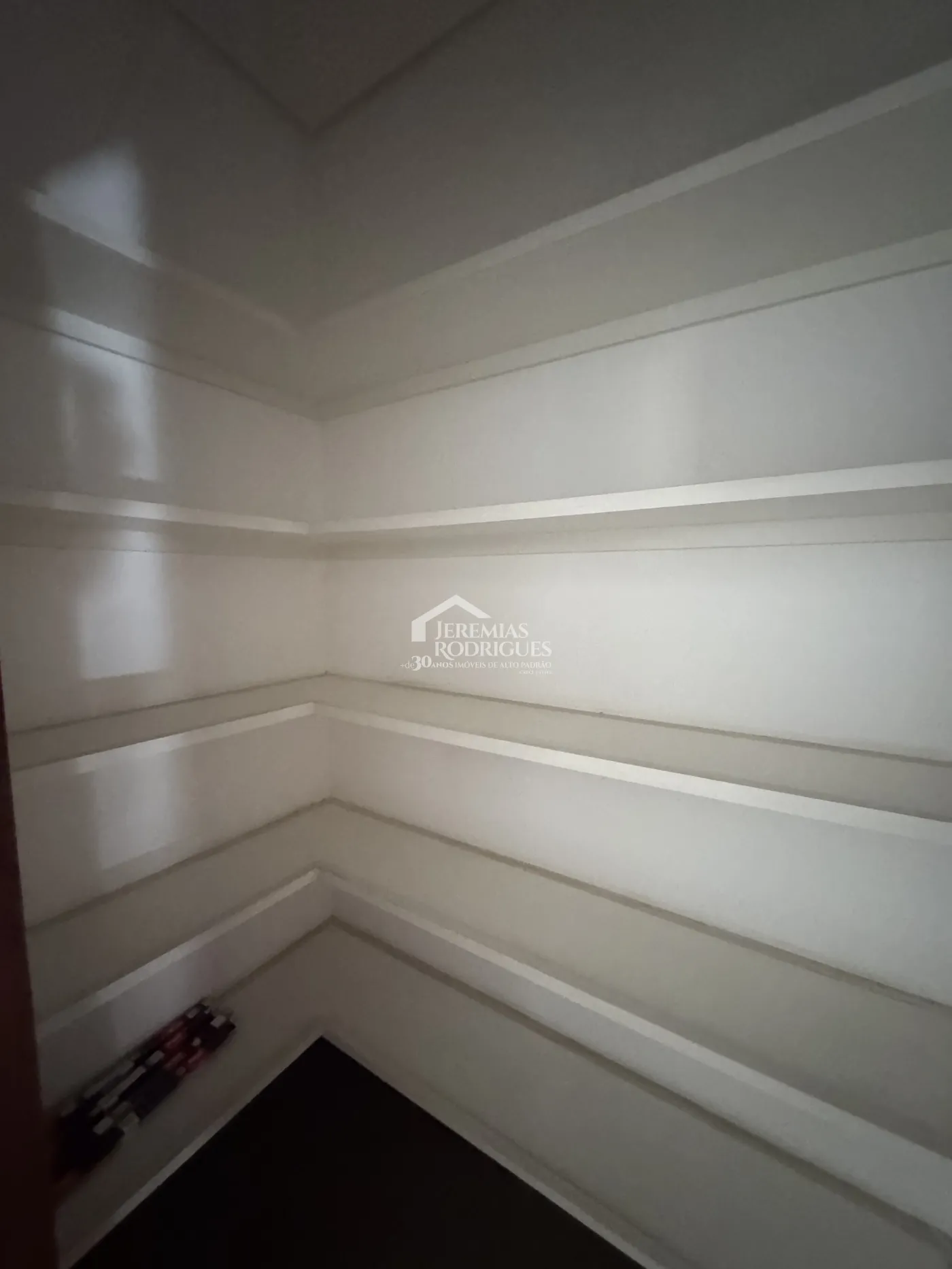 Casa para venda e locação com 4 suítes no Condomínio Village Splendore em Pindamonhangaba/SP.