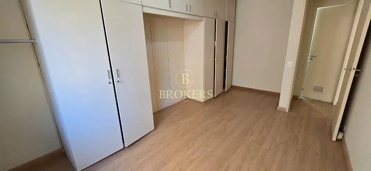 Apartamento à venda, Flamengo - Av Oswaldo Cruz - Varanda, quarto, cozinha e dependência completa -