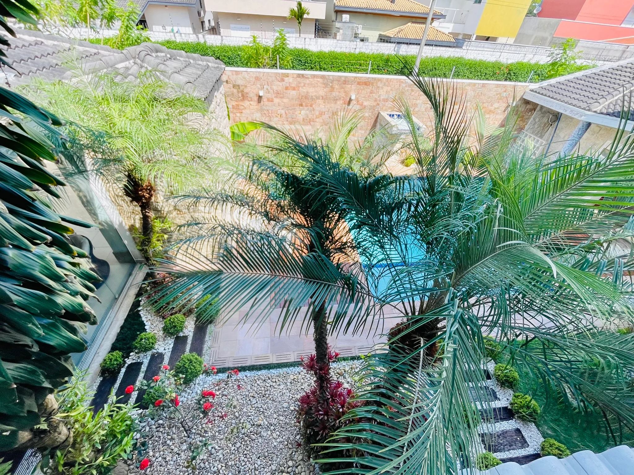 Casa à venda com 4 dormitórios no Condomínio Campos do Conde II em Tremembé/SP.