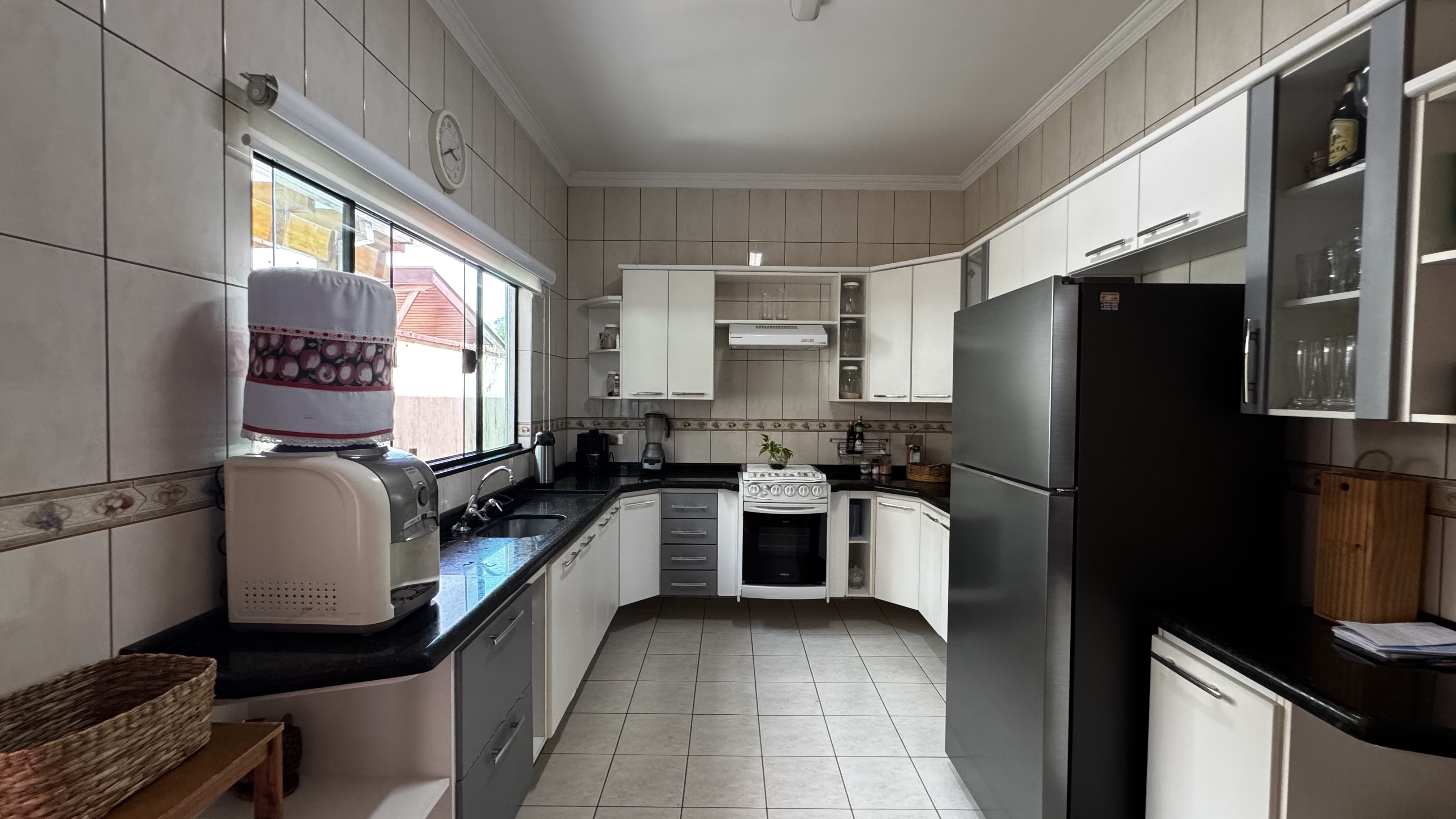 Casa à venda com 3 dormitórios no Condomínio Real Ville em Pindamonhangaba/SP.