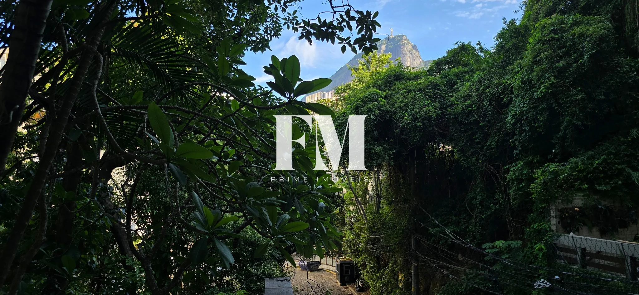 Casa Espetacular a venda na Lagoa | Rua Sacopã | Original 4 Quartos (3 Suítes) | com Piscina e Vista Panorâmica.              e Piscina - foto 40