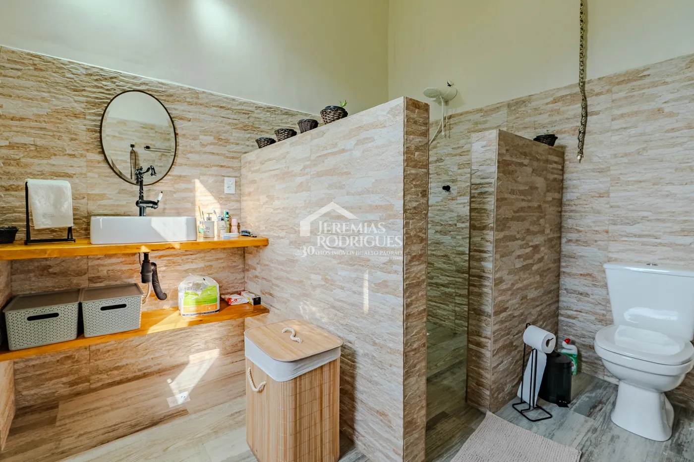 Fazenda à venda com 919,6 hectares em Cachoeira Paulista/SP.