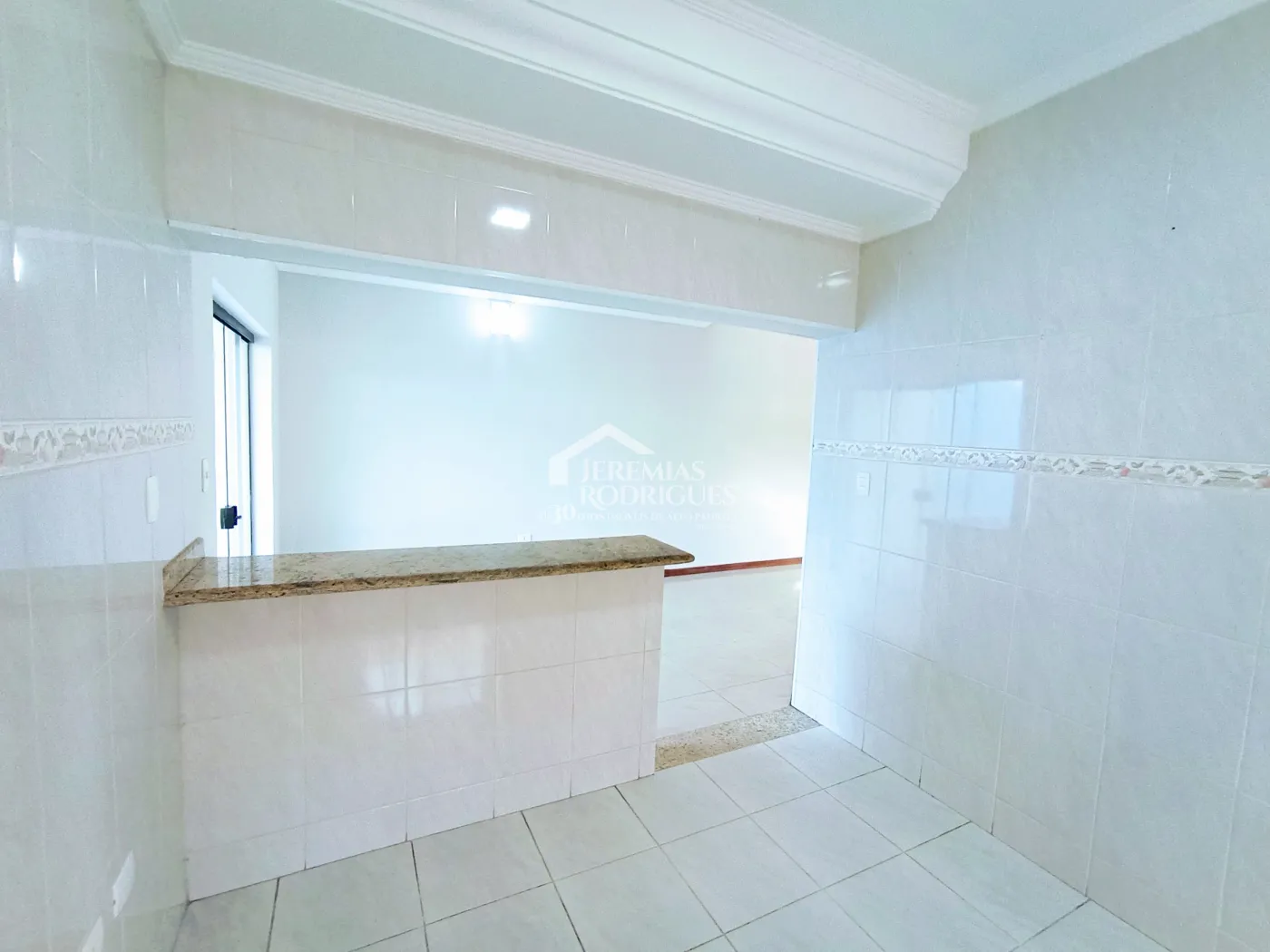 Casa para venda e locação com 4 dormitórios no Condomínio Campos do Conde I em Tremembé/SP