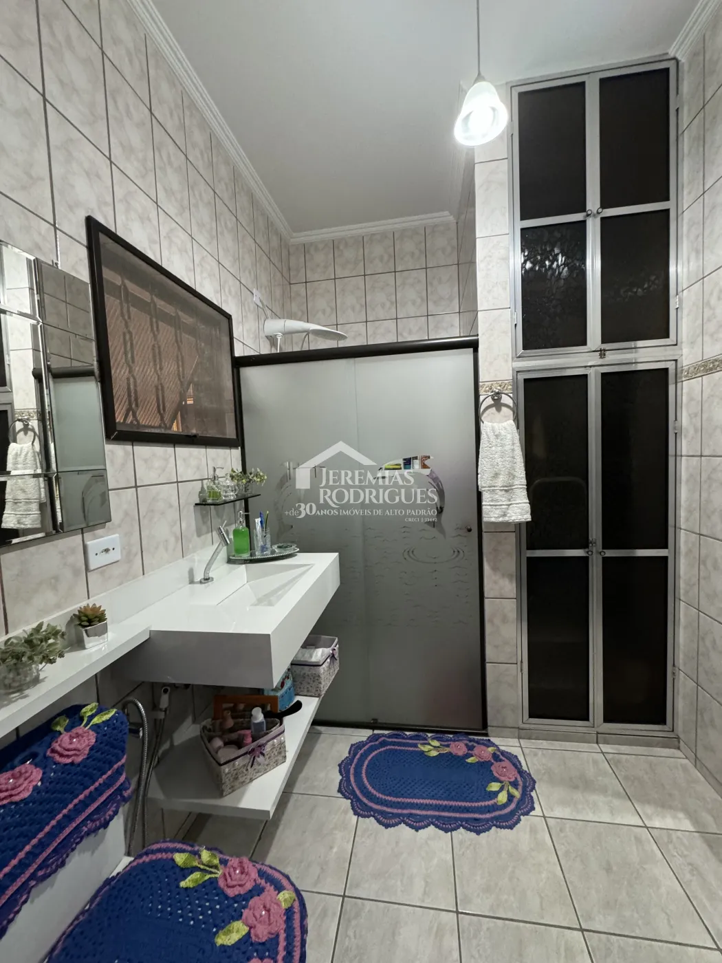 Chácara com 290 m² - bairro Lago Azul - Pindamonhangaba/SP.