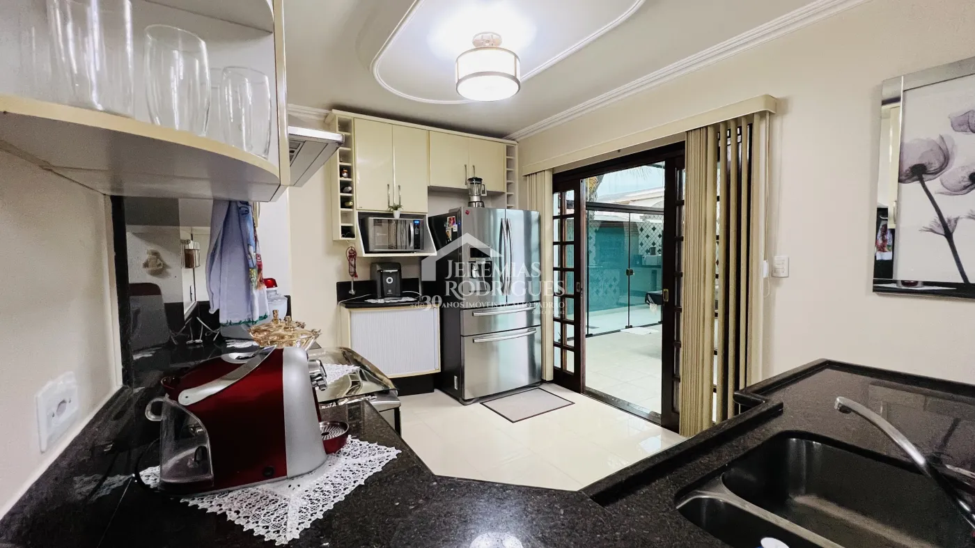 Sobrado com 3 dormitórios, 291 m² - Condomínio Jardim das Hortênsias - Taubaté/SP
