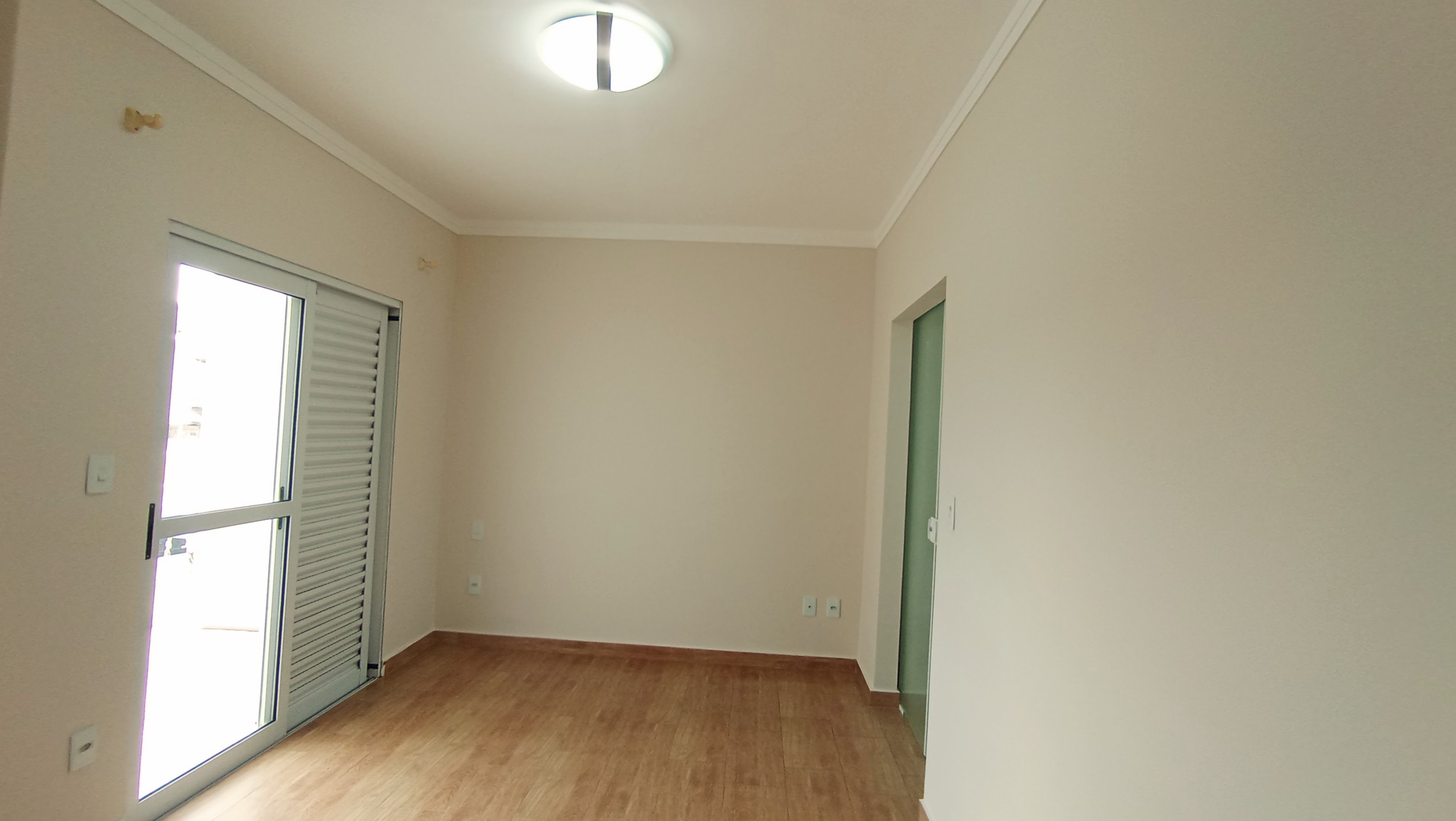 Casa para locação com 3 suítes no Condomínio Campos do Conde II - Chambord em Tremembé/SP.