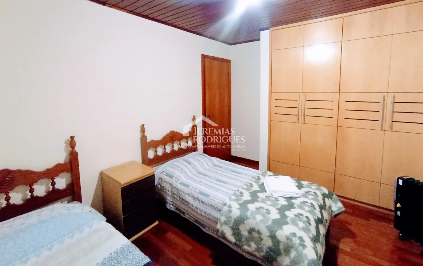 Apartamento para venda com 4 dormitórios no Edifício Solar Bela Vista em Campos do Jordão/SP