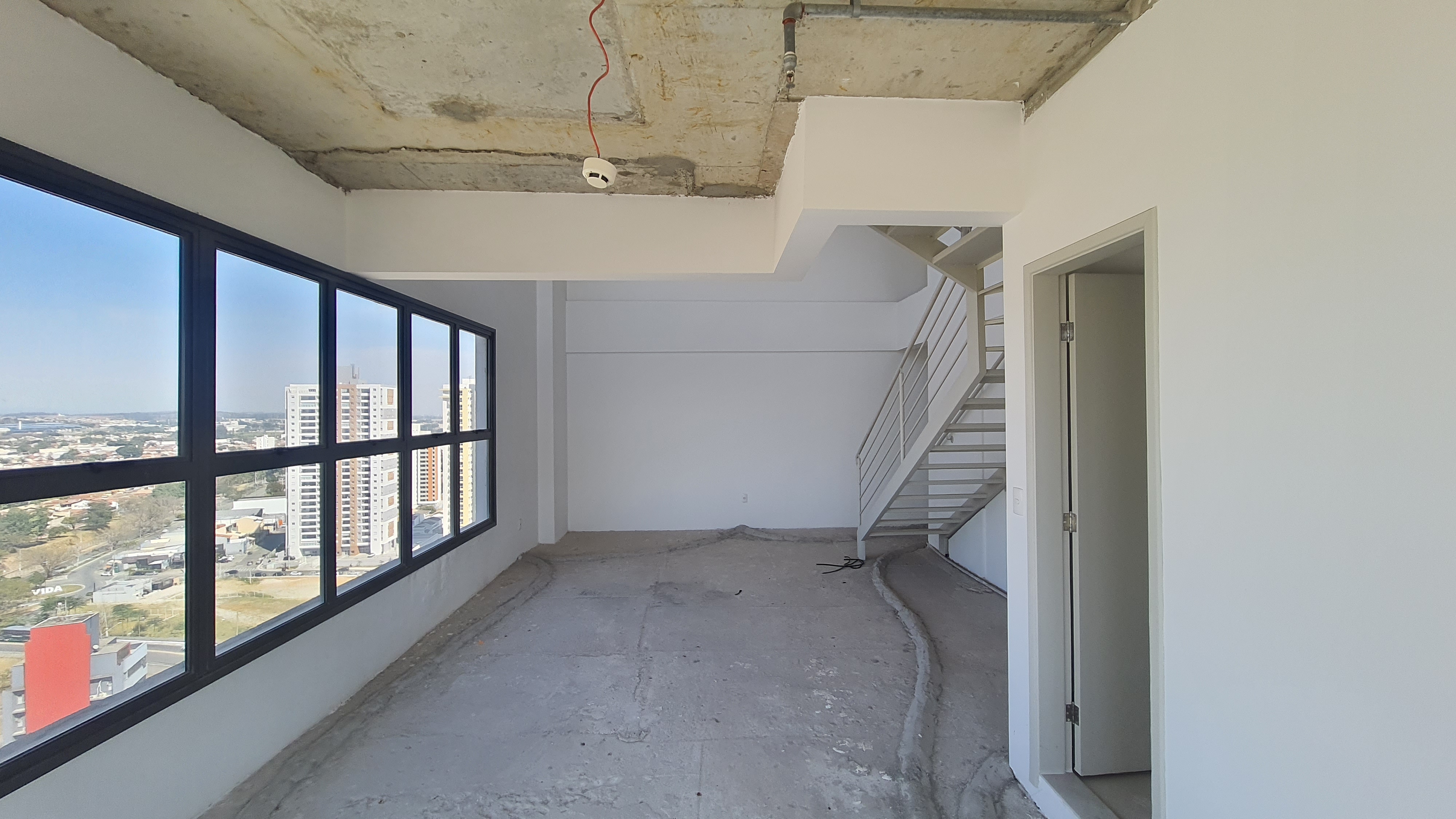 Sala comercial duplex à venda, 74 m² no Edifício The One Office Tower em Taubaté/SP.