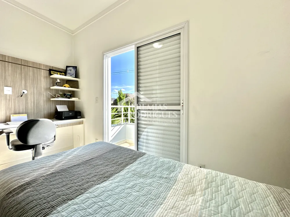 Casa mobiliada para locação no Condomínio Campos do Conde I em Tremembé/SP. 