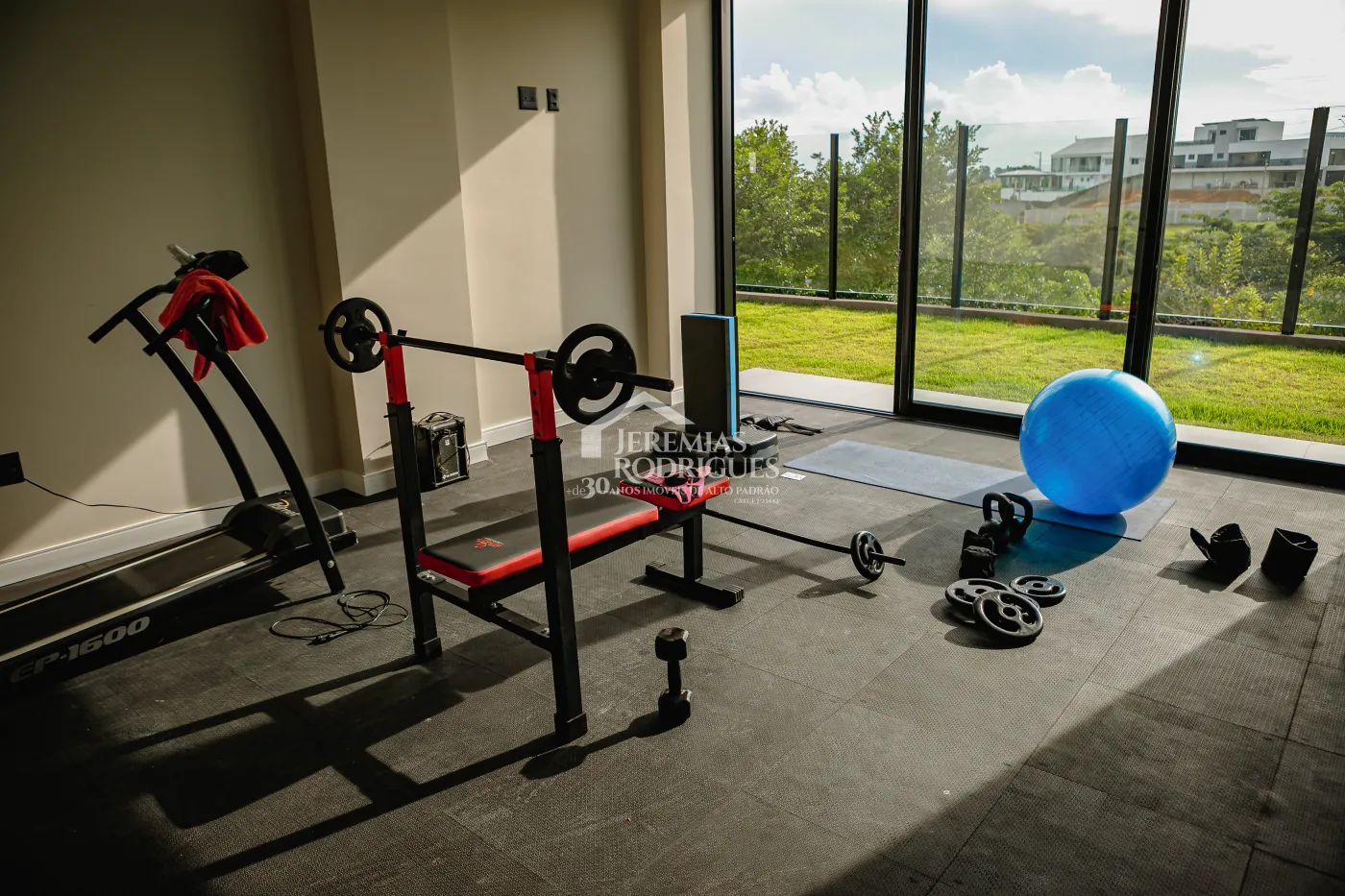 Casa com 3 suítes, 611 m² - Condomínio Village da Serra - Tremembé/SP