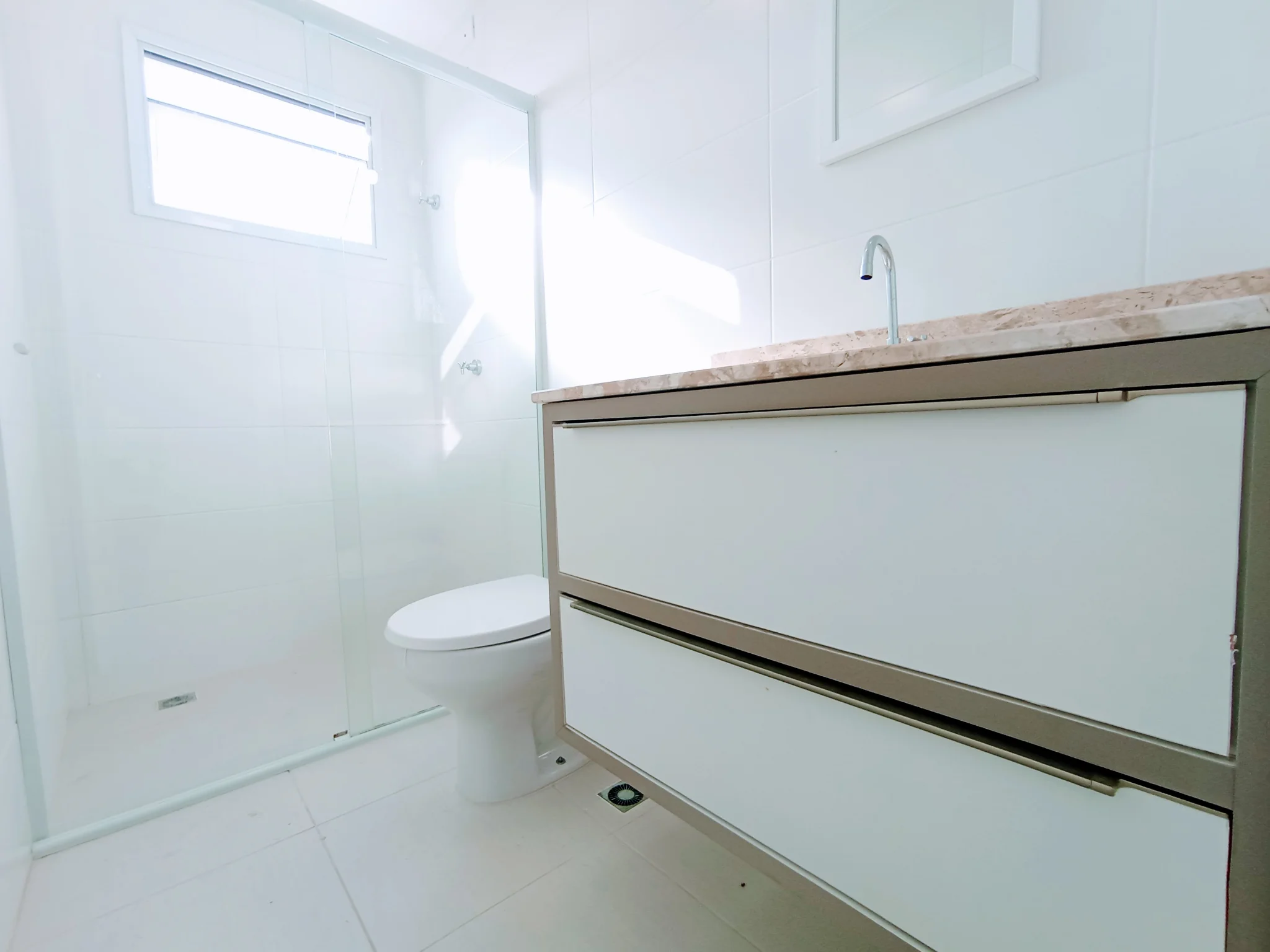 Apartamento para locação com 2 dormitórios, 72 m² no Residencial Allure em Taubaté/SP.