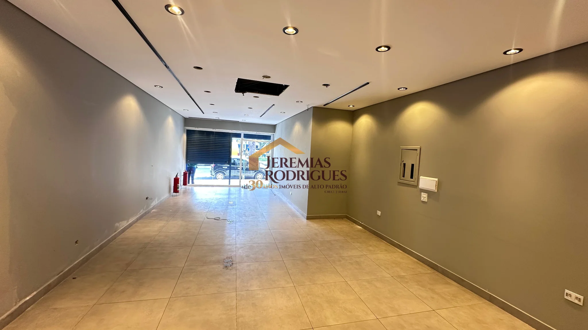 Ponto comercial para locação no Centro em Pindamonhangaba/SP. — foto 8