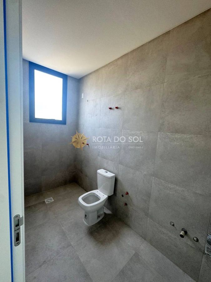 Aalborg Residence apartamento com 3 suítes e 2 vagas na Meia Praia