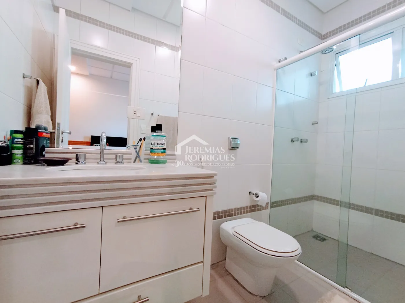 Casa à venda com 4 dormitórios no Condomínio Taubaté Village em Taubaté/SP.