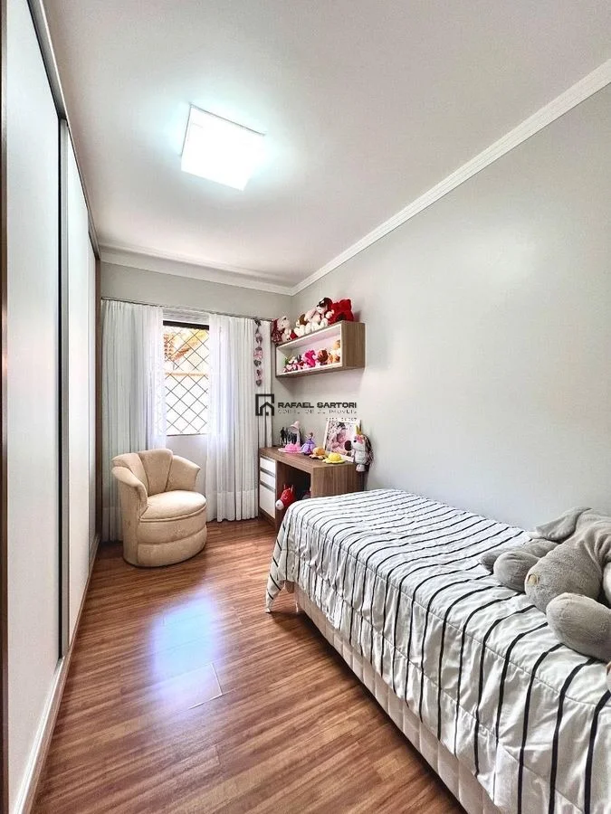 CASA COM 03 QUARTOS NO INICIO DE GUARAMIRIM