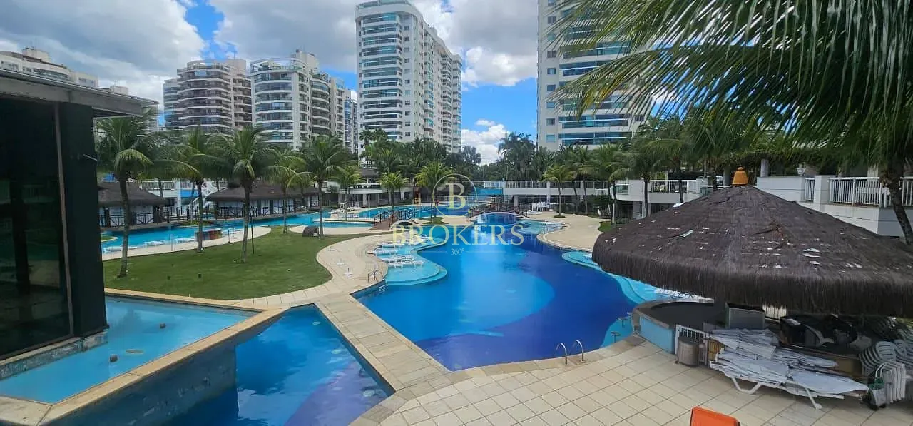 Oportunidade - Avenida Embaixador Abelardo Bueno - Barra Olímpica. Varanda, 2 quartos sendo 1 suíte