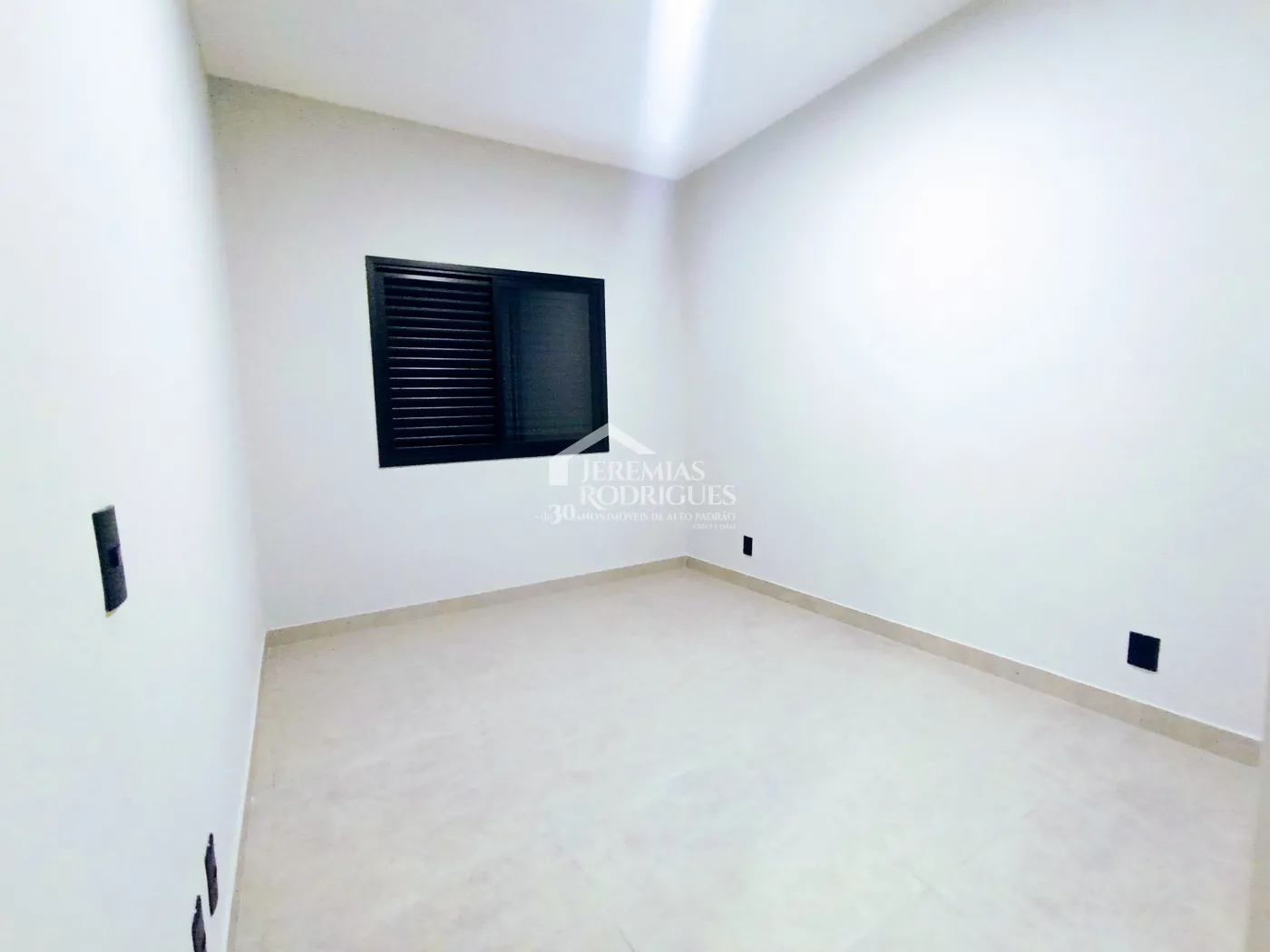 Casa para venda e locação com 3 dormitórios no Condomínio Campos do Conde II - Chambord em Tremembé/SP