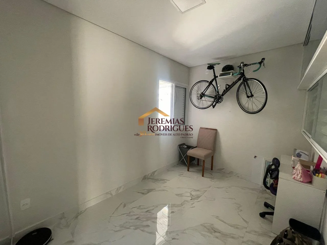 Apartamento à venda de Porteira fechada no Edifício Villagio Santa Terezinha em Taubaté/SP.