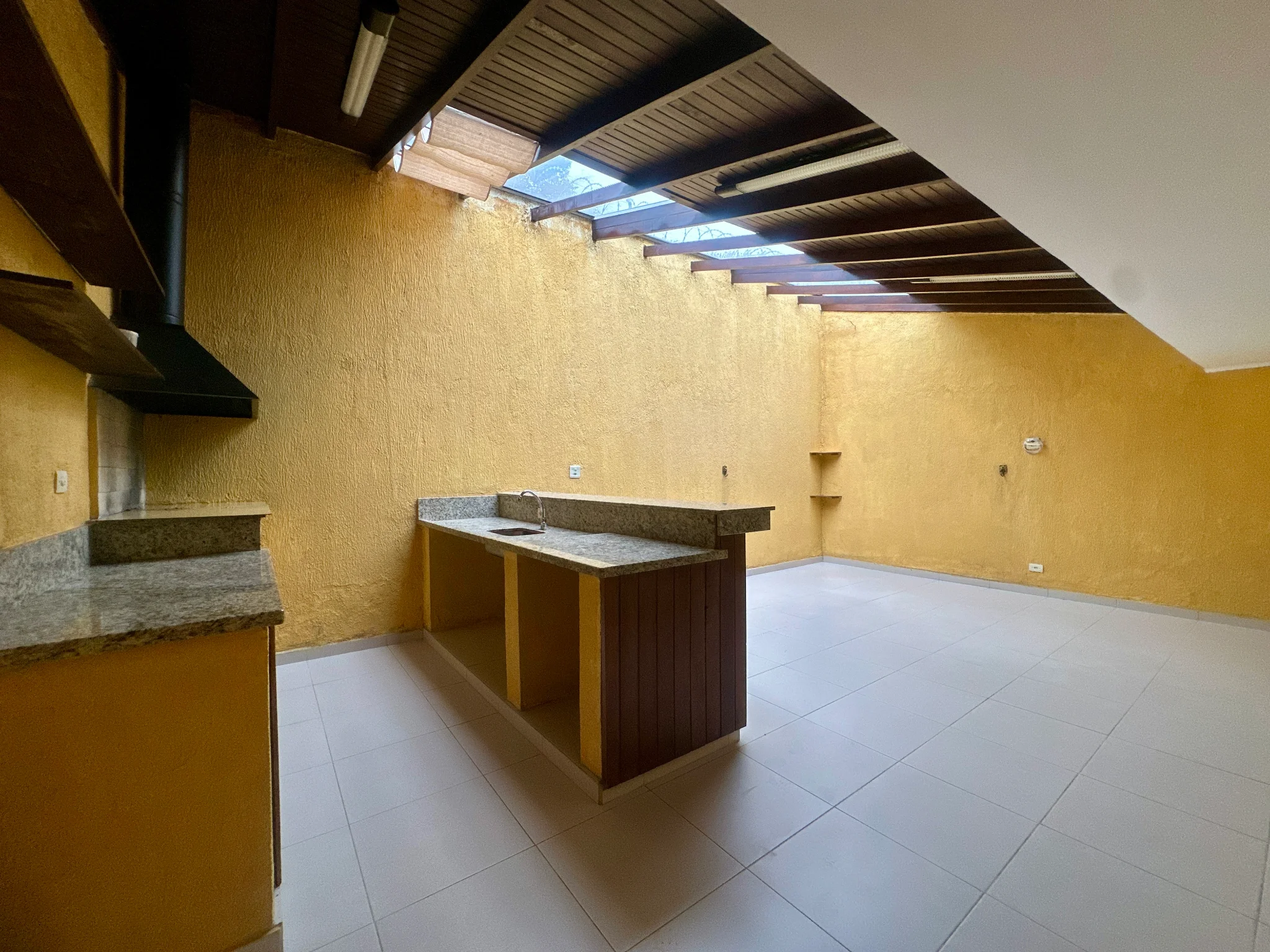 Casa com 3 dormitórios disponível para locação no Condomínio Bosque dos Pássaros em Tremembé/SP