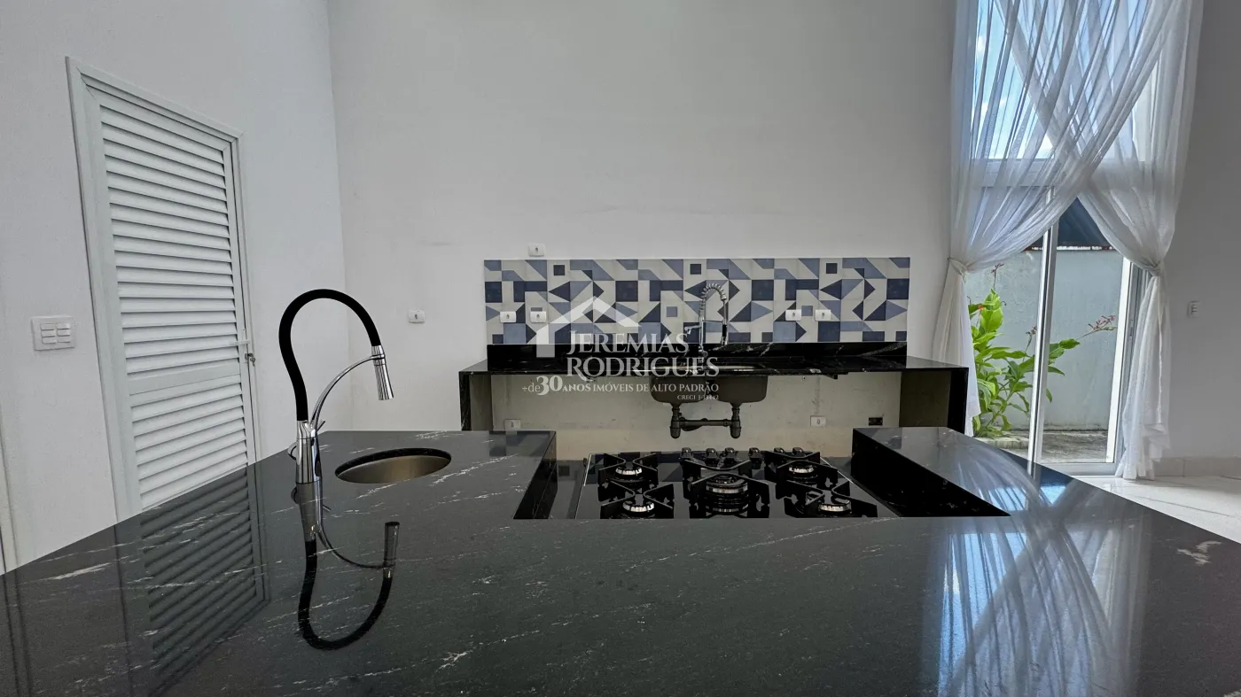 Casa para venda com 3 suítes no Condomínio Reserva dos Lagos em Pindamonhangaba/SP