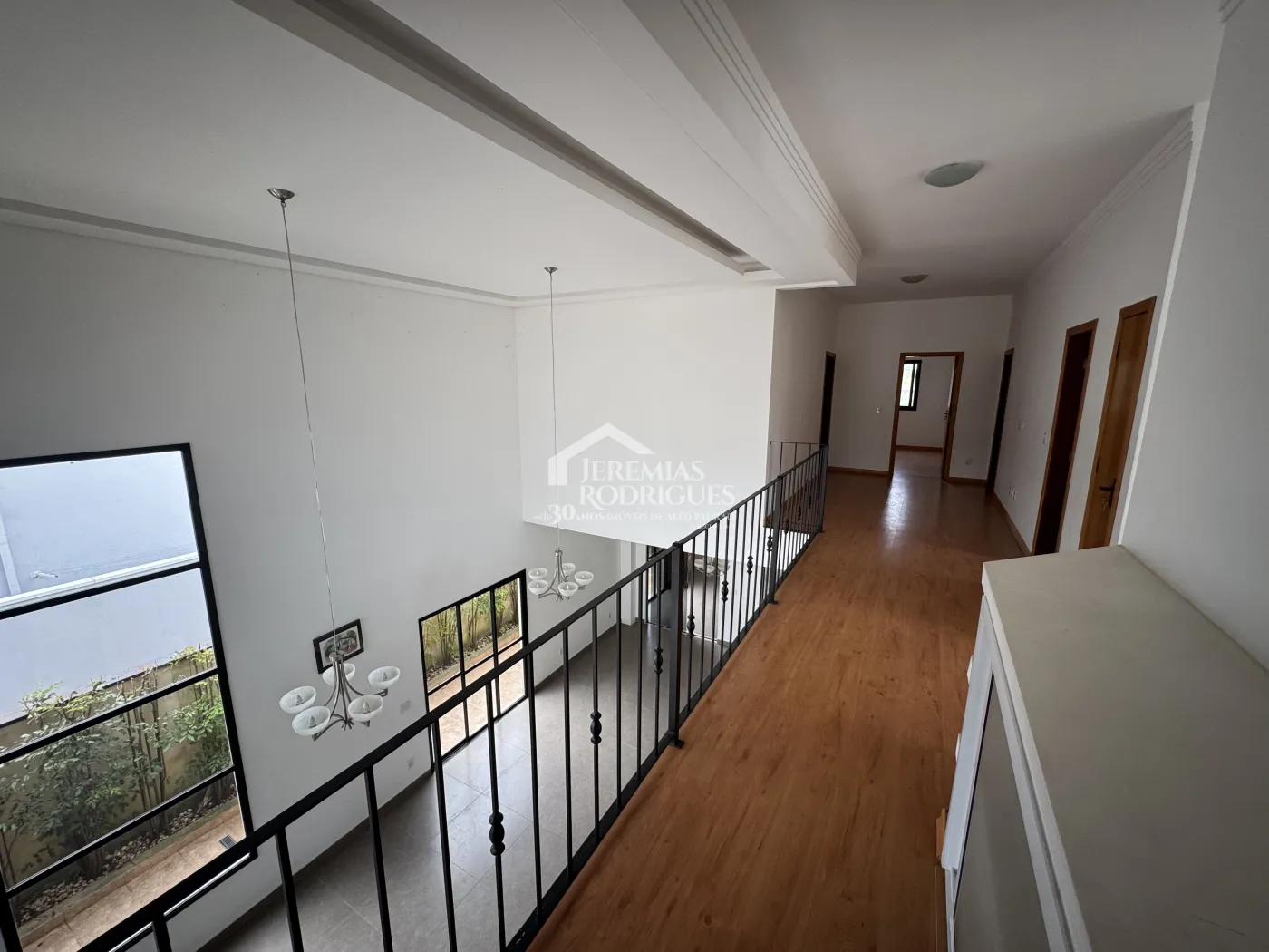 Casa para venda e locação com 4 suítes no Condomínio Village Splendore em Pindamonhangaba/SP.
