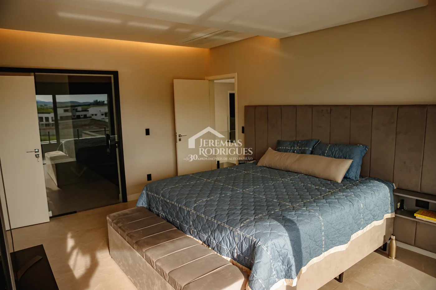 Casa com 3 suítes, 611 m² - Condomínio Village da Serra - Tremembé/SP