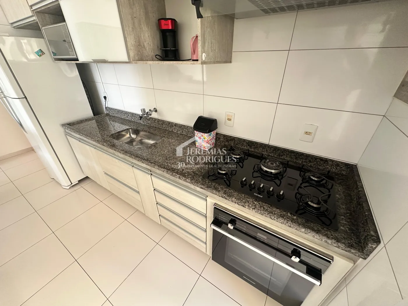 Apartamento para locação com 2 dormitórios, 69 m² - Edifício Embaúba - Pindamonhangaba/SP.