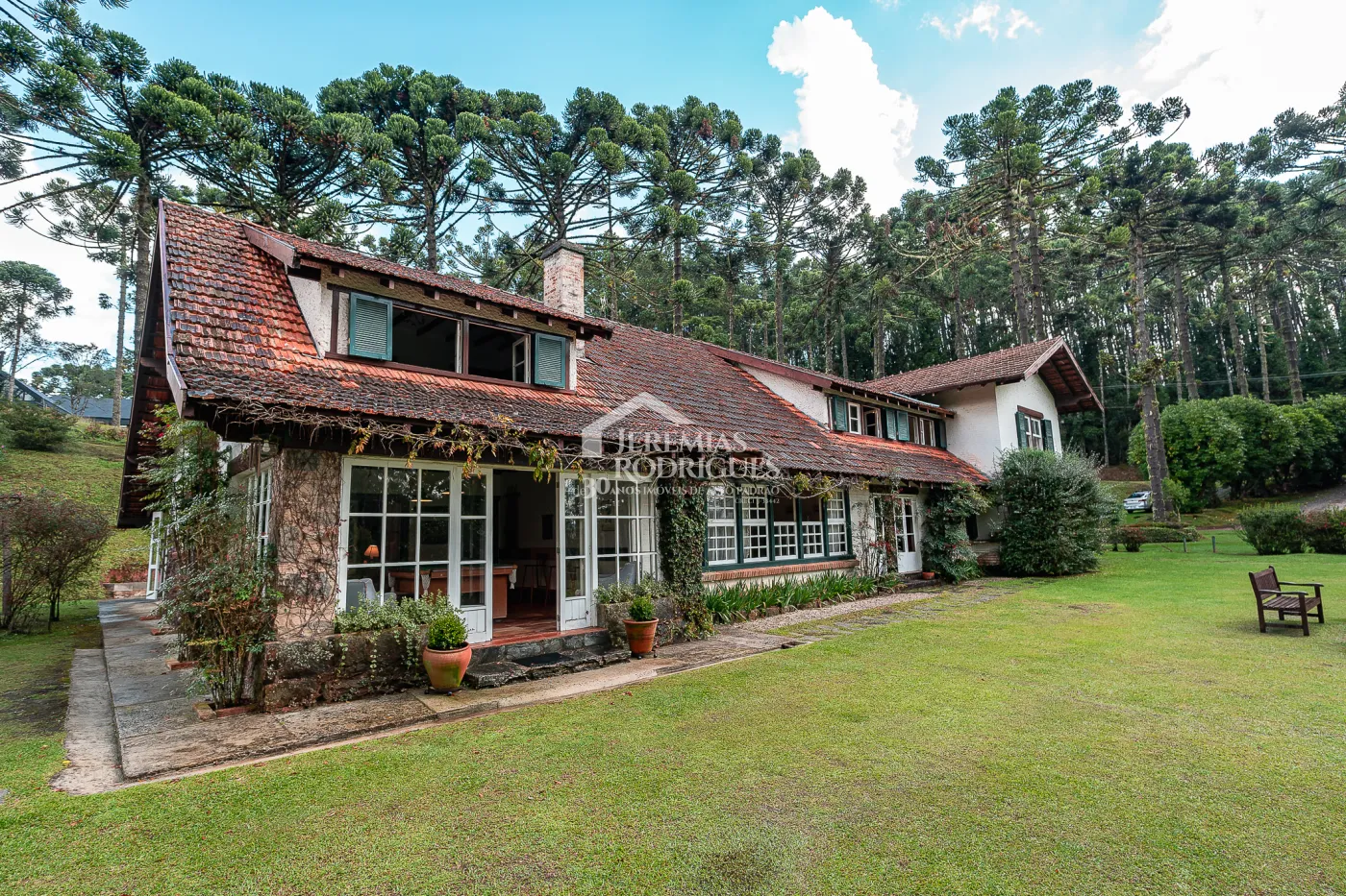 Casa com 9 dormitórios, 694 m² - Condomínio Reserva Figueiredo - Campos do Jordão/SP