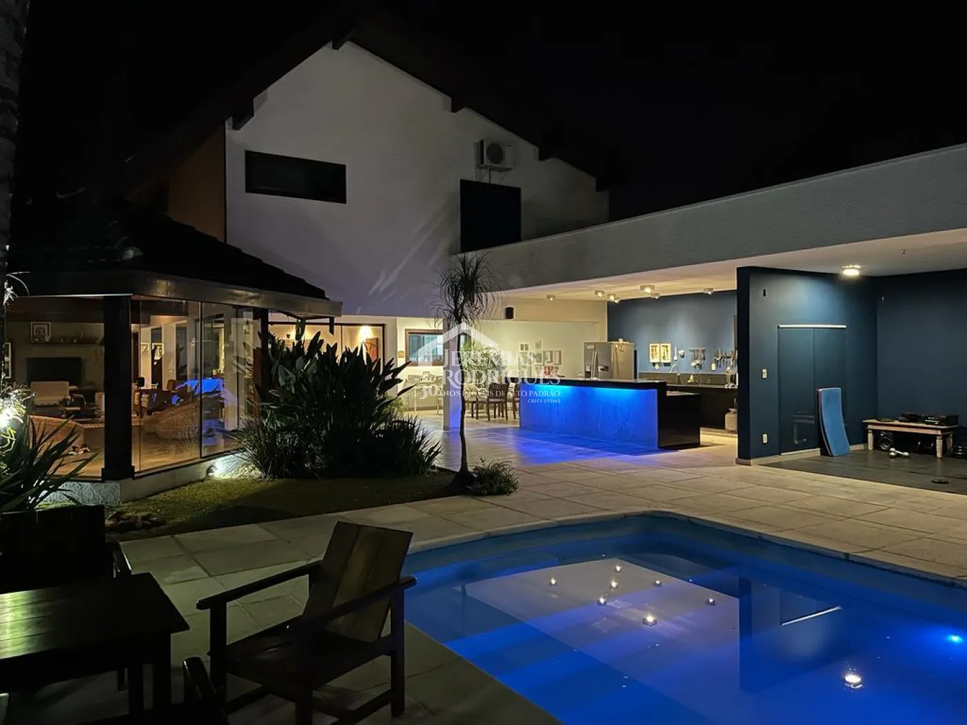 Casa com 3 dormitórios, 480 m² - Jardim Residencial Doutor Lessa - Pindamonhangaba/SP.