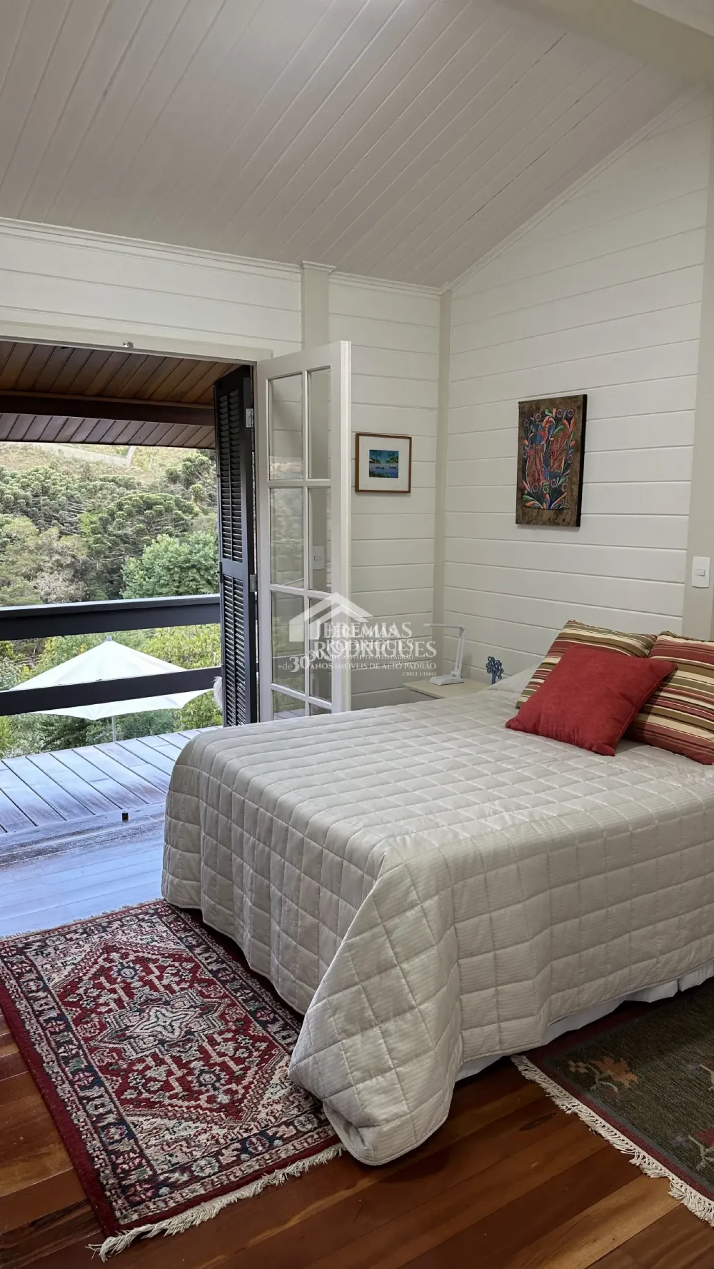 Casa à venda com 5 suítes no bairro Nova Capivari em Campos do Jordão/SP