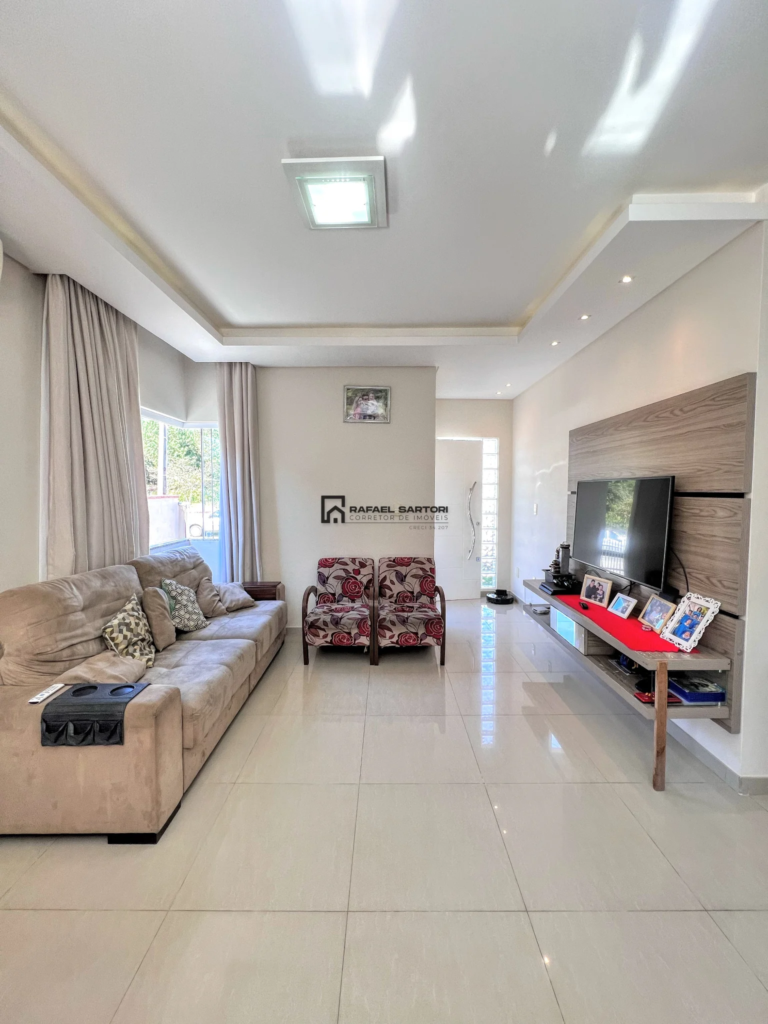 CASA TÉRREA NO BAIRRO NEREU RAMOS