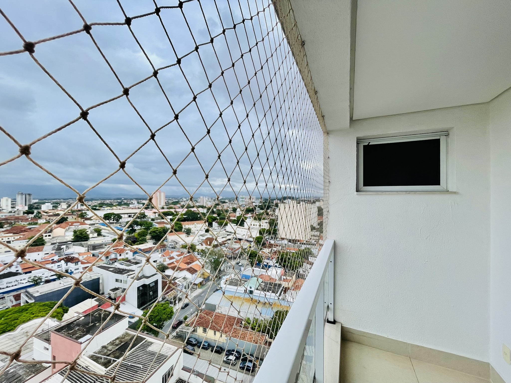 Cobertura duplex com 3 suítes no Edifício Solar do Jatobá em Taubaté/SP. 