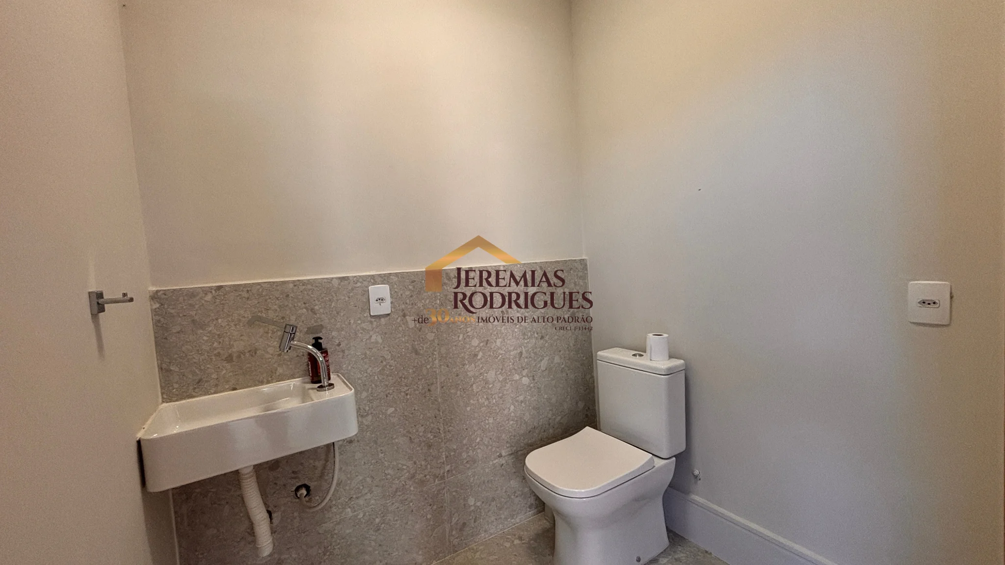 Imóvel comercial Amplo no centro de Pindamonhangaba/SP. — foto 8
