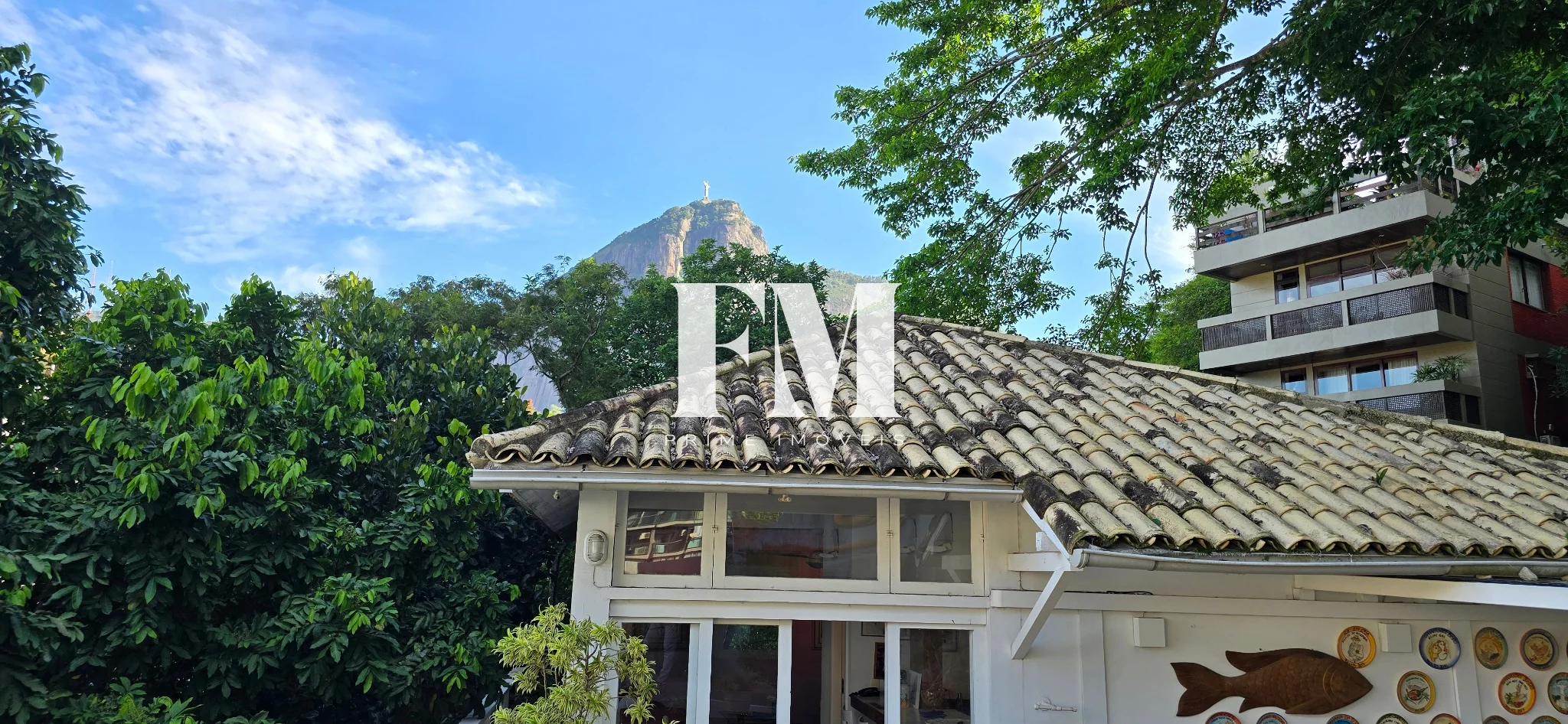 Casa Espetacular a venda na Lagoa | Rua Sacopã | Original 4 Quartos (3 Suítes) | com Piscina e Vista Panorâmica.              e Piscina - foto 8