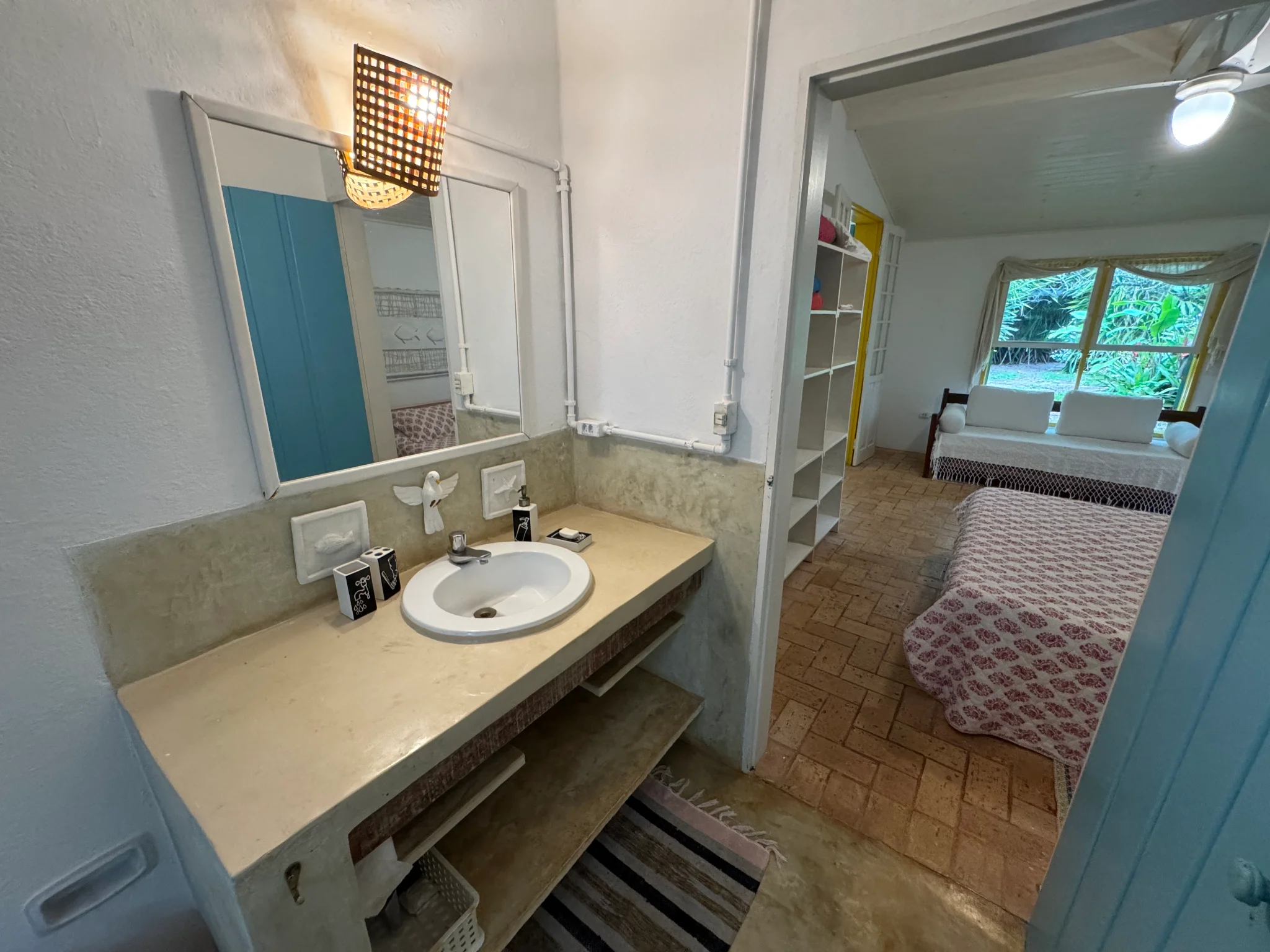 Casa à venda com 5 dormitórios na Praia Vermelha do Centro em Ubatuba/SP. 