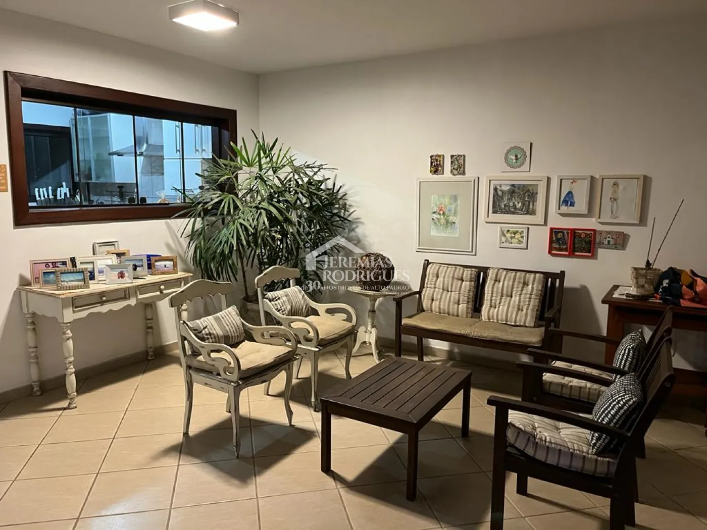 Casa com 3 dormitórios, 480 m² - Jardim Residencial Doutor Lessa - Pindamonhangaba/SP.