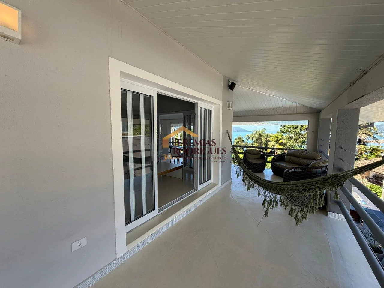 Casa à venda no Condomínio Santa Rita em Ubatuba/SP.