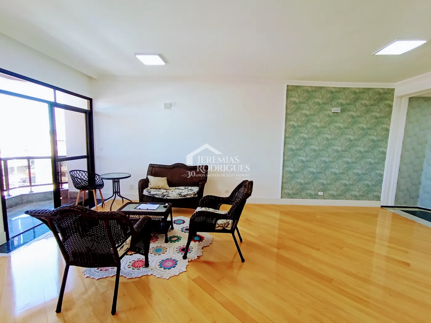 Apartamento para venda com 2 suítes no Edifício Rosa Abirached em Taubaté/SP