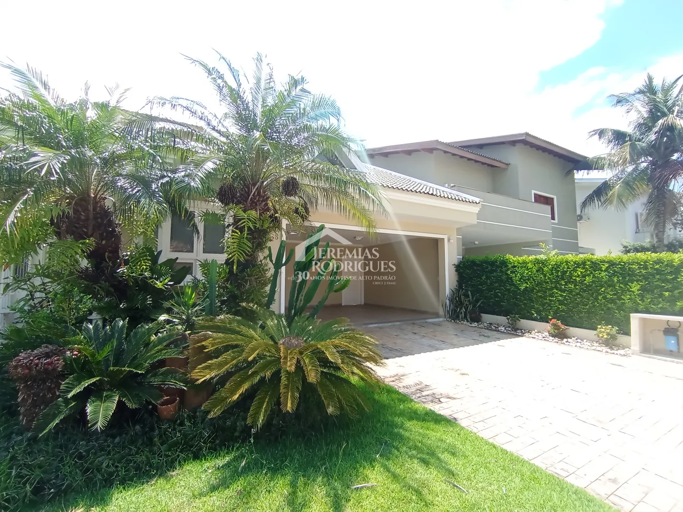 Casa para locação com 4 dormitórios no Condomínio Taubaté Village em Taubaté/SP.