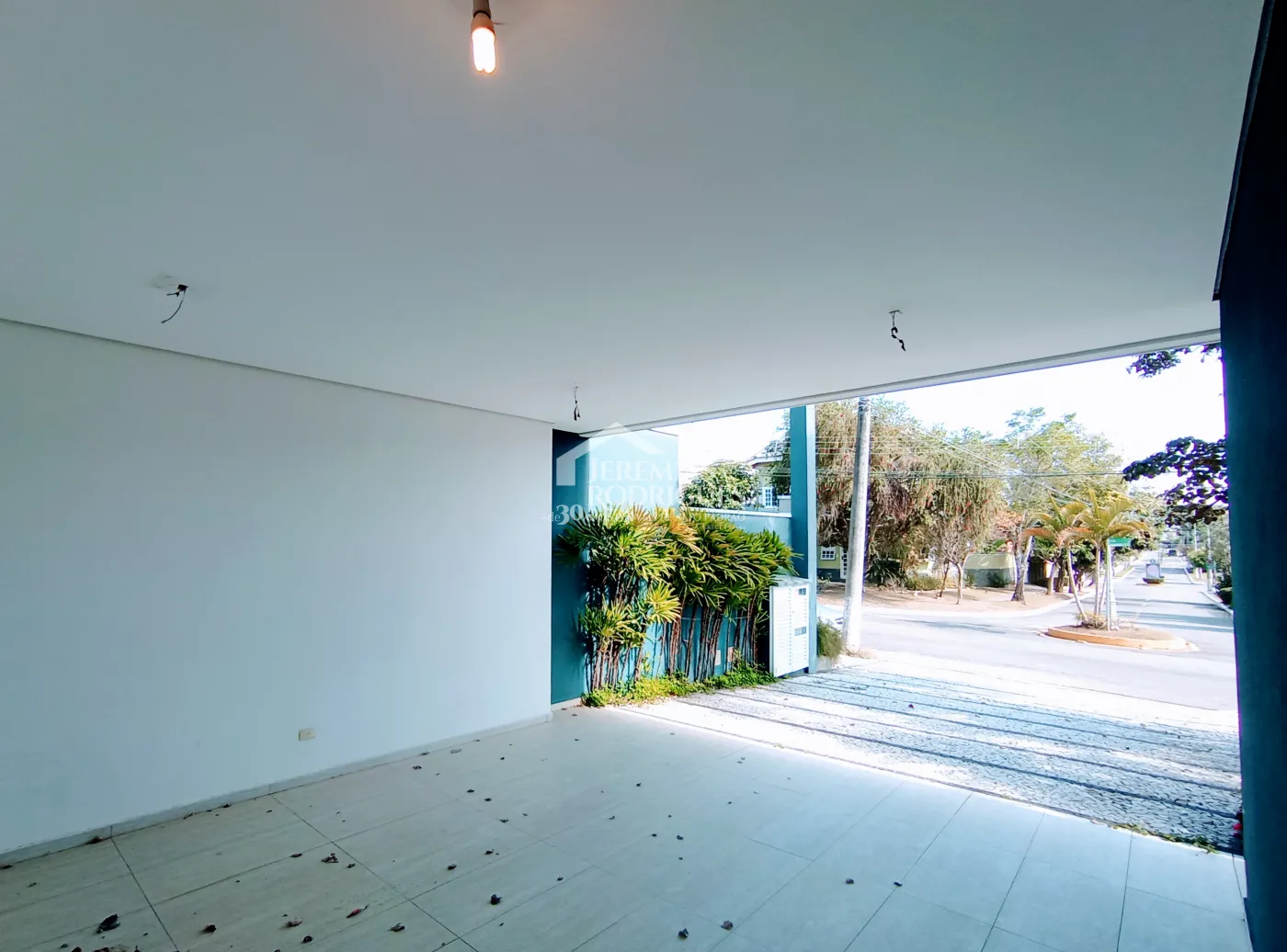 Casa para venda e locação com 4 suítes no Condomínio Taubaté Village em Taubaté/SP.