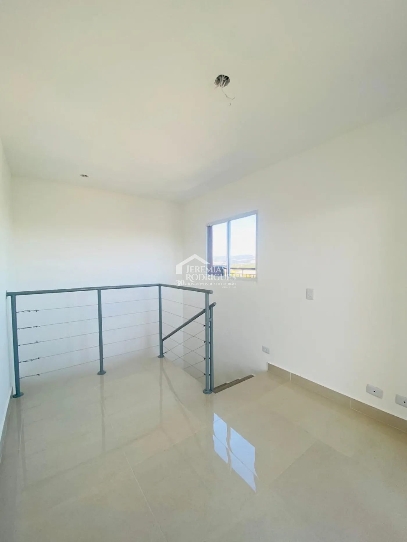 Apartamento à venda com 3 dormitórios, 122 m² no Condomínio Palmeira Real Village em Pindamonhangaba/SP.