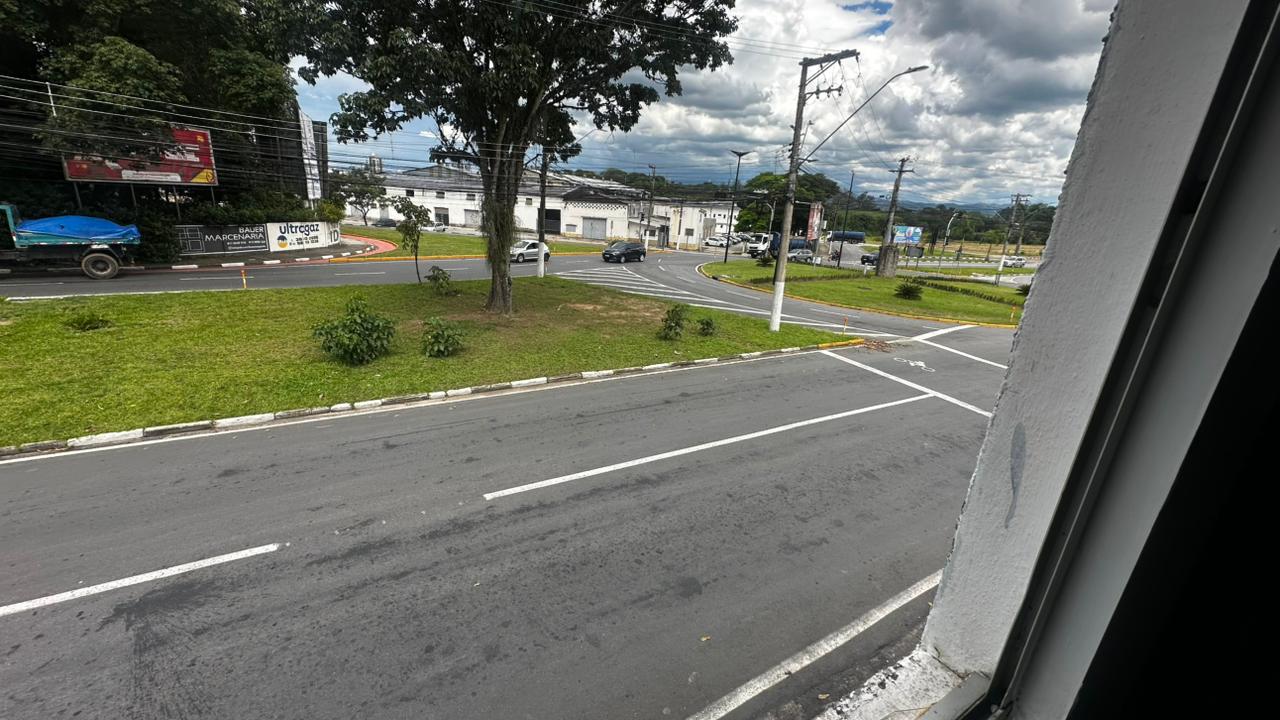 Sala Comercial para locação, 60 m² no bairro Chácara da Galega em Pindamonhangaba/SP.