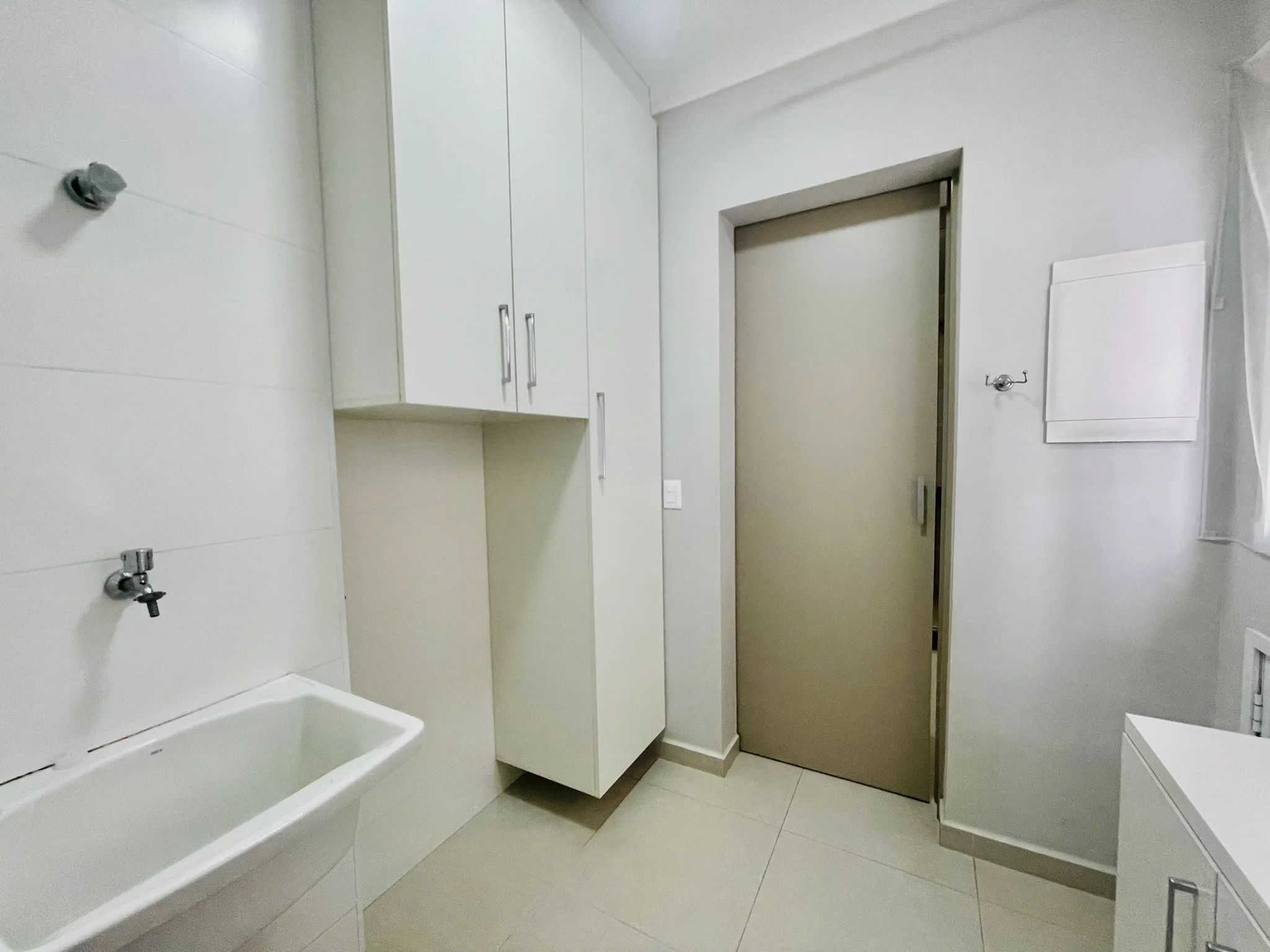 Apartamento à venda com 3 suítes no Condomínio Gran Terrace em Taubaté/SP. 