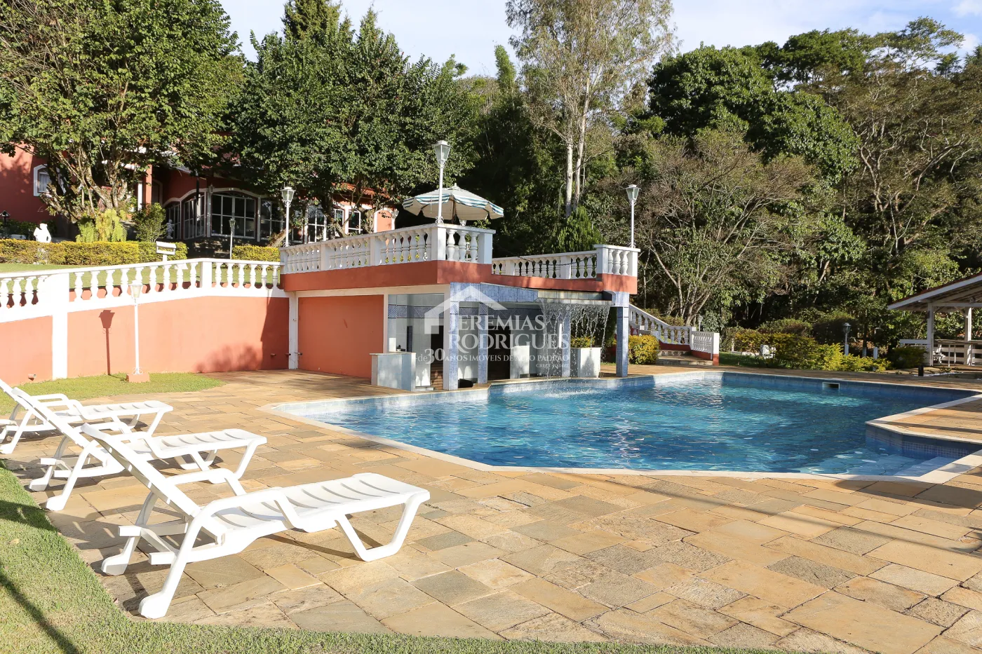 Chácara à venda no bairro do Sapucaí, em Sapucaí-Mirim/MG.